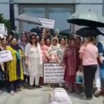 ग्रेटर फरीदाबाद की BPTP डिस्ट्रिक्ट वन सोसायटी में फूटा लोगों का गुस्सा,  महिलाओं ने निकाली सांकेतिक शवयात्रा  !