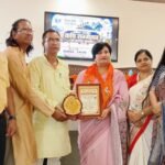 प्रधानाचार्या नेहा मलय को डॉक्टरेट की उपाधि मिलने पर शुभचिंतको ने दीं बधाइयाँ  !